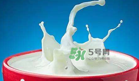 牛初乳咀嚼片是鈣片嗎？牛初乳咀嚼片和鈣片的區(qū)別
