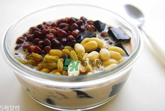 燒仙草是什么做的？燒仙草是發(fā)物嗎