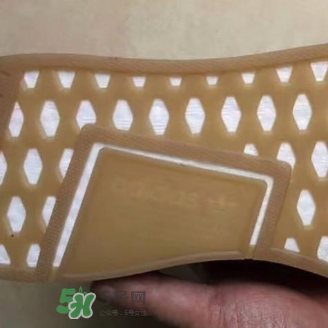 stone island與adidas聯(lián)名nmd r2怎么樣？