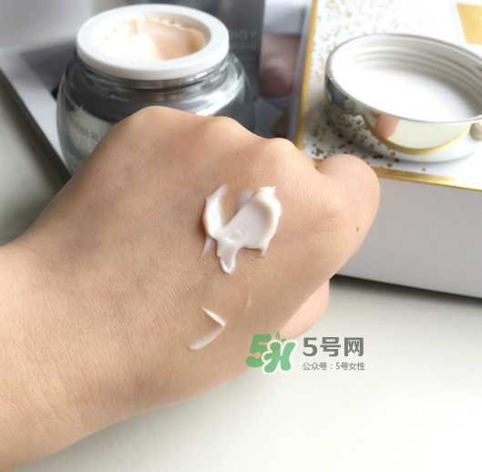 赫蓮娜至美溯顏菁華霜好用嗎？赫蓮娜至美溯顏菁華霜怎么樣？