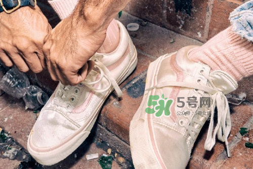 opening ceremony與vans聯(lián)名帆布鞋多少錢_哪幾款顏色？