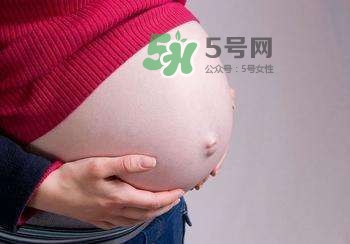 孕期可以蹲著上廁所嗎？孕期上廁所會(huì)壓到寶寶嗎？