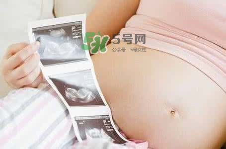 孕期可以蹲著上廁所嗎？孕期上廁所會(huì)壓到寶寶嗎？
