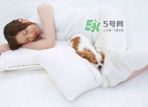 做夢是睡眠好還是不好？做夢是不是都是相反的