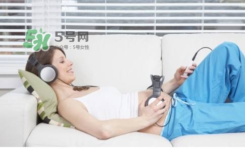 胎教可以聽(tīng)流行歌曲嗎？如何判斷寶寶喜歡什么類型的胎教音樂(lè)