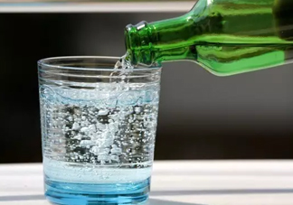 蘇打水是碳酸飲料嗎？蘇打水和碳酸飲料的區(qū)別