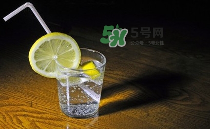 蘇打水什么時候喝最好？蘇打水什么人不能喝
