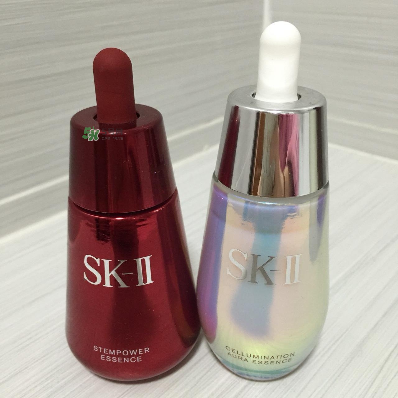 sk2小紅瓶和小燈泡精華哪個好？sk2小燈泡和小銀瓶精華區(qū)別