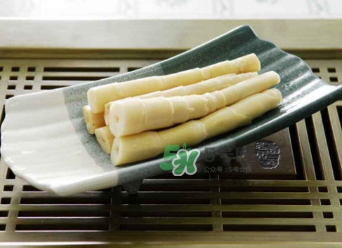 苦筍可以和排骨一起煮嗎？排骨能和苦筍一起吃嗎