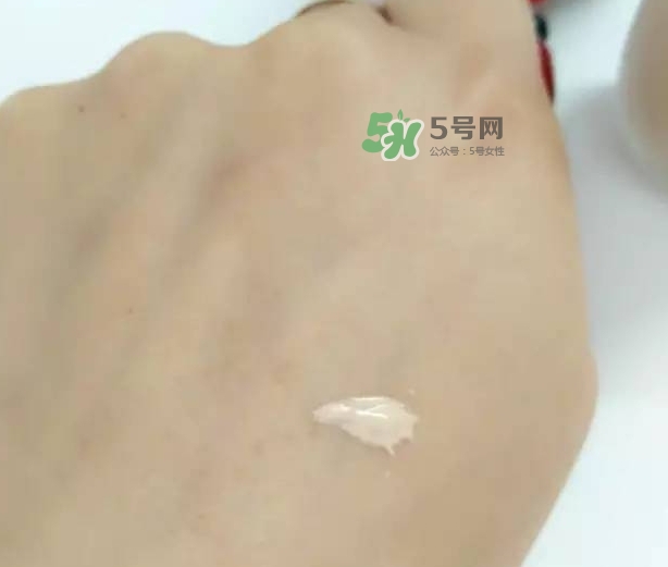 玫珂菲水粉霜怎么樣？玫珂菲全新雙用水粉霜好用嗎？
