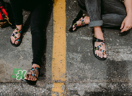 chaco pac man吃豆人主題涼鞋的多少錢？chaco吃豆人涼鞋價格