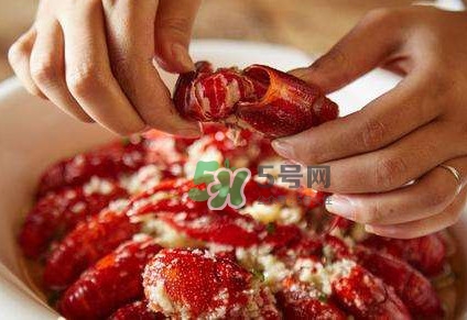 吃小龍蝦什么會得橫紋肌溶解癥？橫紋肌溶解癥嚴(yán)重嗎