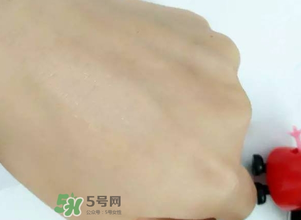 玫珂菲水粉霜怎么樣？玫珂菲全新雙用水粉霜好用嗎？