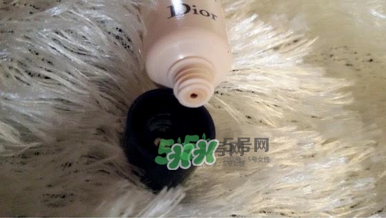 迪奧星光亮妍粉底液怎么樣？迪奧凝脂星光亮妍粉底液價格