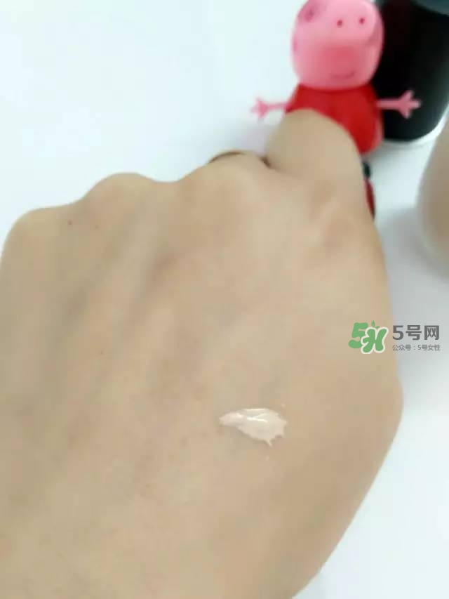 玫珂菲水粉霜怎么樣？玫珂菲全新雙用水粉霜好用嗎？