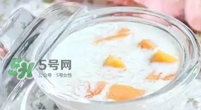 燕窩里面含有激素嗎？燕窩兒童吃了會(huì)不會(huì)性早熟？