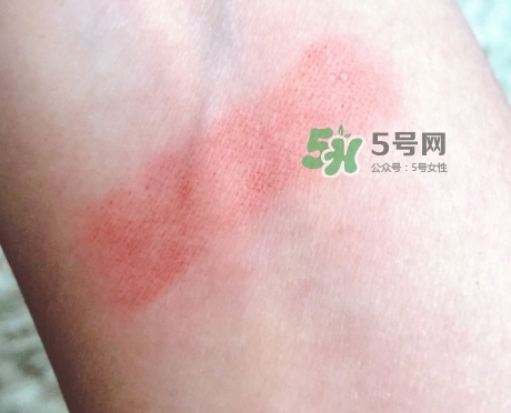 mac魅可立體凝彩唇膏怎么用？魅可立體凝彩唇膏真假辨別