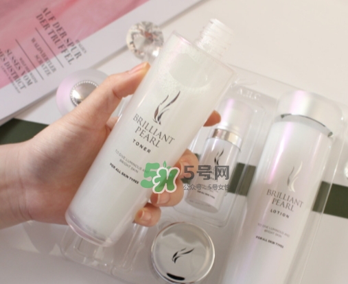 ahc珍珠美白水乳套盒有什么？ahc珍珠美白水乳套裝價格