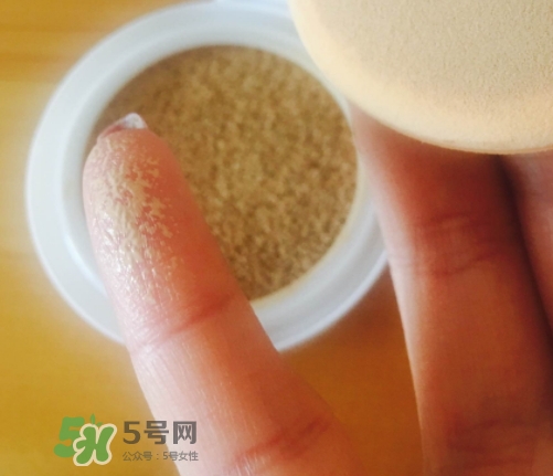 蘭蔻小粉盒氣墊多少錢(qián)？蘭蔻小粉盒氣墊專(zhuān)柜價(jià)格