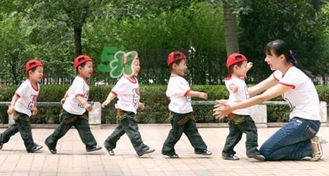 想生多胞胎怎樣調(diào)理？多胞胎國家補(bǔ)貼多少錢？