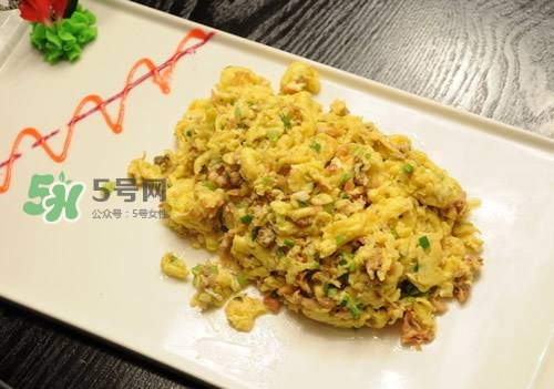 順產(chǎn)前做什么運(yùn)動(dòng)生得快？順產(chǎn)前吃什么有助分娩？