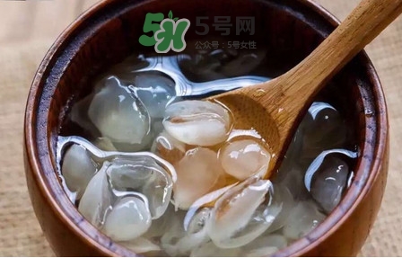 泡皂角米的水要倒掉嗎？泡皂角米的水有什么作用