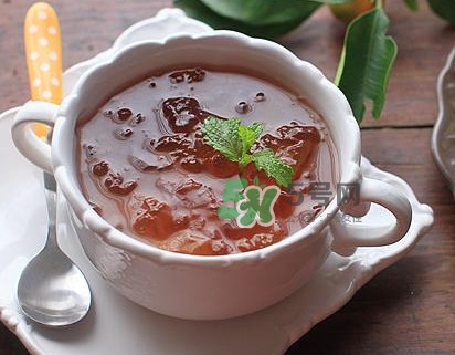 煮桃膠放冰糖還是紅糖？桃膠放鍋里要煮多久能吃