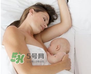 塞奶了有硬塊怎么辦？塞奶要熱敷還是冷敷？