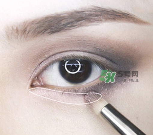 煙熏妝怎么畫？煙熏妝的畫法步驟圖解
