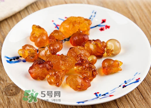 桃膠適合什么人吃？吃桃膠會上火嗎？