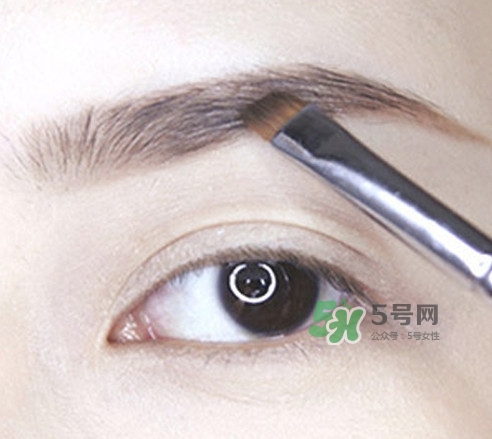 煙熏妝怎么畫？煙熏妝的畫法步驟圖解