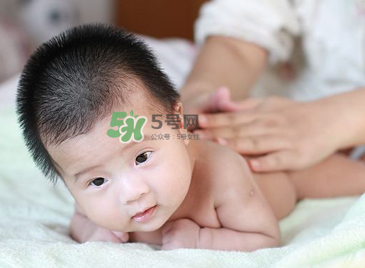 寶寶用爽身粉有危害嗎？爽身粉對(duì)寶寶有什么危害？