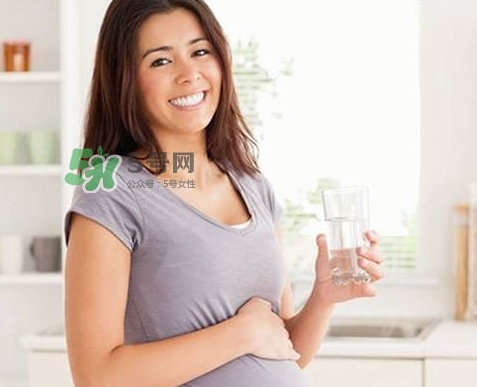 孕期為什么會(huì)水腫？孕期手腳腫怎么辦？