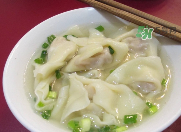 抄手是餛飩嗎？餛飩和抄手有什么區(qū)別