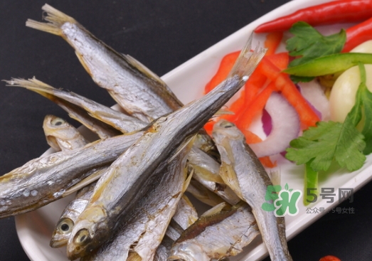 刁子魚是秋刀魚嗎？刁子魚是海魚嗎？