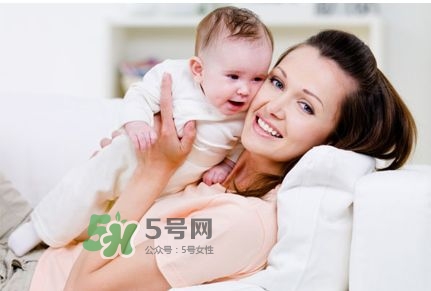 產(chǎn)后掉頭發(fā)很厲害怎么辦？產(chǎn)后掉頭發(fā)吃什么好？