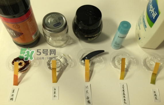 hr黑繃帶對痘痘有用嗎？赫蓮娜黑繃帶面霜使用心得