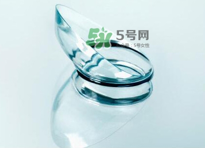 隱形眼鏡日拋是什么意思？隱形眼鏡干了泡開還能用嗎