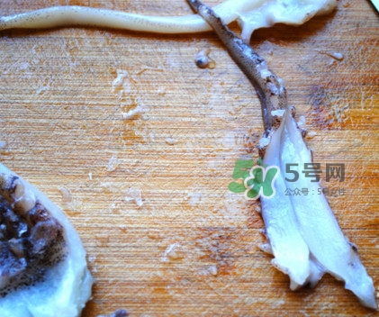 魷魚頭怎么切？魷魚怎么切花刀