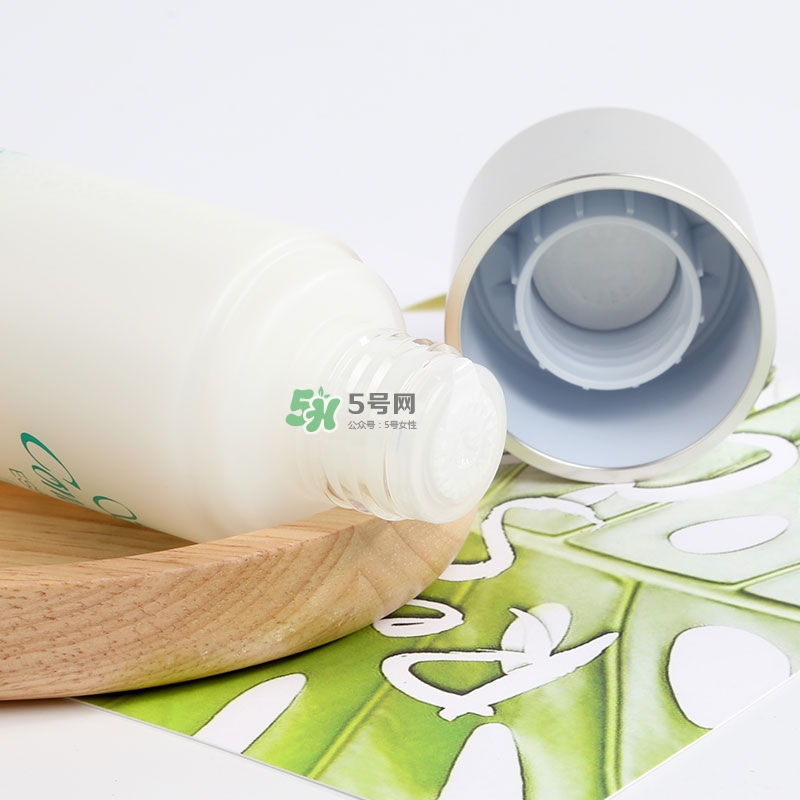 健康水可以去閉口嗎？奧爾濱健康水去閉口有用嗎