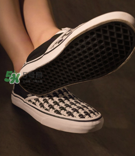 vans與老佛爺karl lagerfeld聯(lián)名系列單品有哪些？