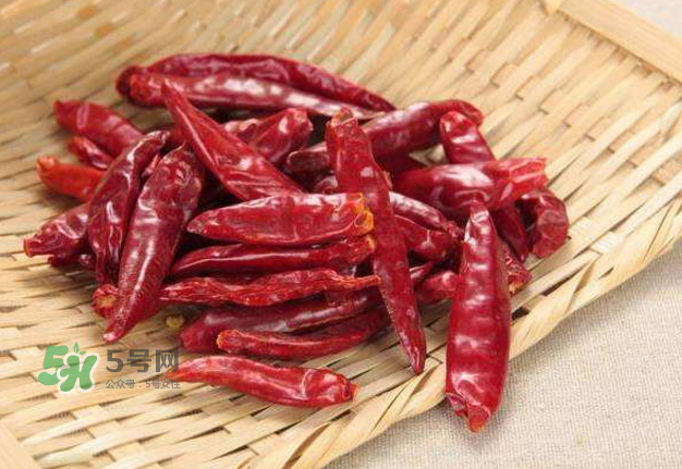 干辣椒怎么炸又香又脆？干辣椒怎么做辣椒油？