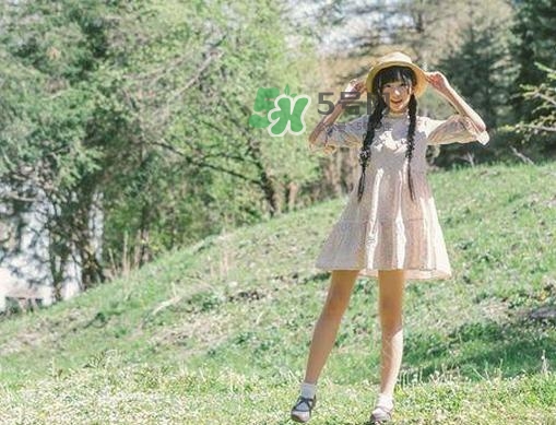 14歲女生胸部變大是正常的嗎？14歲女生的胸多大正常？