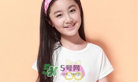 14歲女生胸部變大是正常的嗎？14歲女生的胸多大正常？