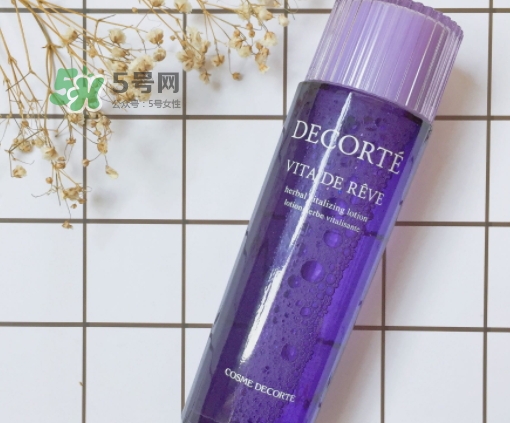 黛珂紫蘇水和sk2神仙水哪個(gè)好？紫蘇水可以和神仙水一起用嗎