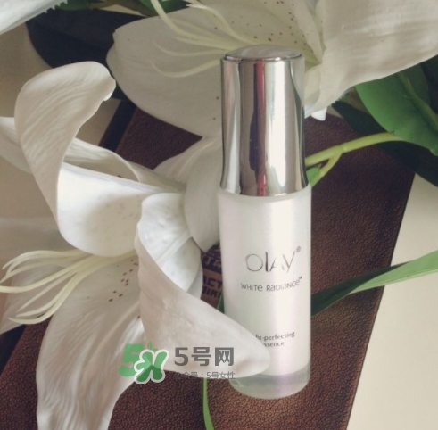 olay玉蘭油小白瓶小綠瓶哪個(gè)好？olay小白瓶小綠瓶區(qū)別