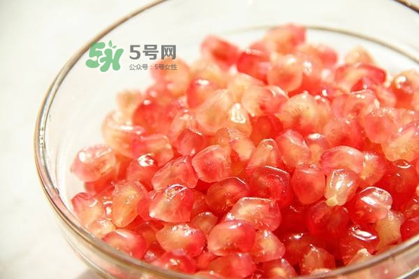 石榴不能和什么一起吃？石榴哪些人不能吃？