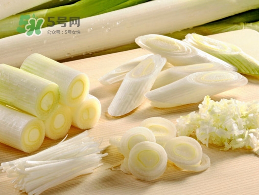 大蔥是蔥黃嗎？大蔥和蔥黃的區(qū)別
