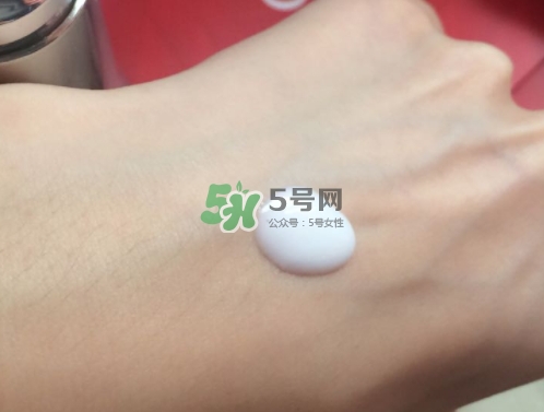 olay小白瓶會(huì)長(zhǎng)毛嗎？olay小白瓶長(zhǎng)黑毛是怎么回事？