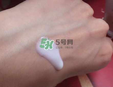 olay小白瓶會(huì)長(zhǎng)毛嗎？olay小白瓶長(zhǎng)黑毛是怎么回事？